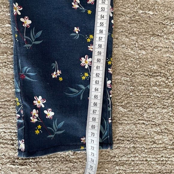 Beautiful floral jean/pant - Picture 5 of 9